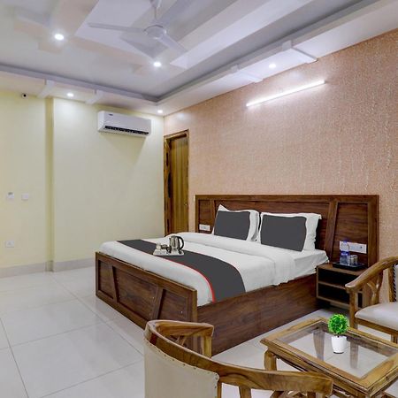 Super Capital O Crestwood Inn Dehradun Dış mekan fotoğraf