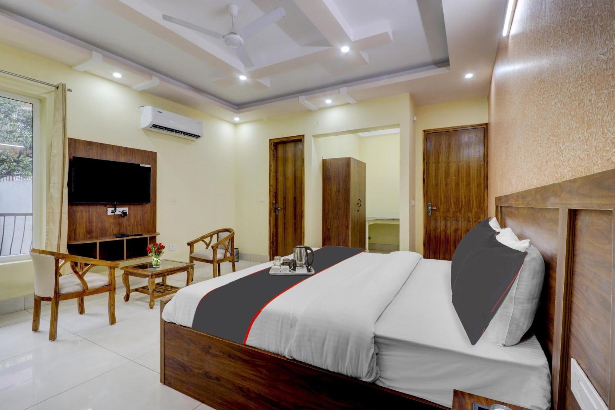 Super Capital O Crestwood Inn Dehradun Dış mekan fotoğraf