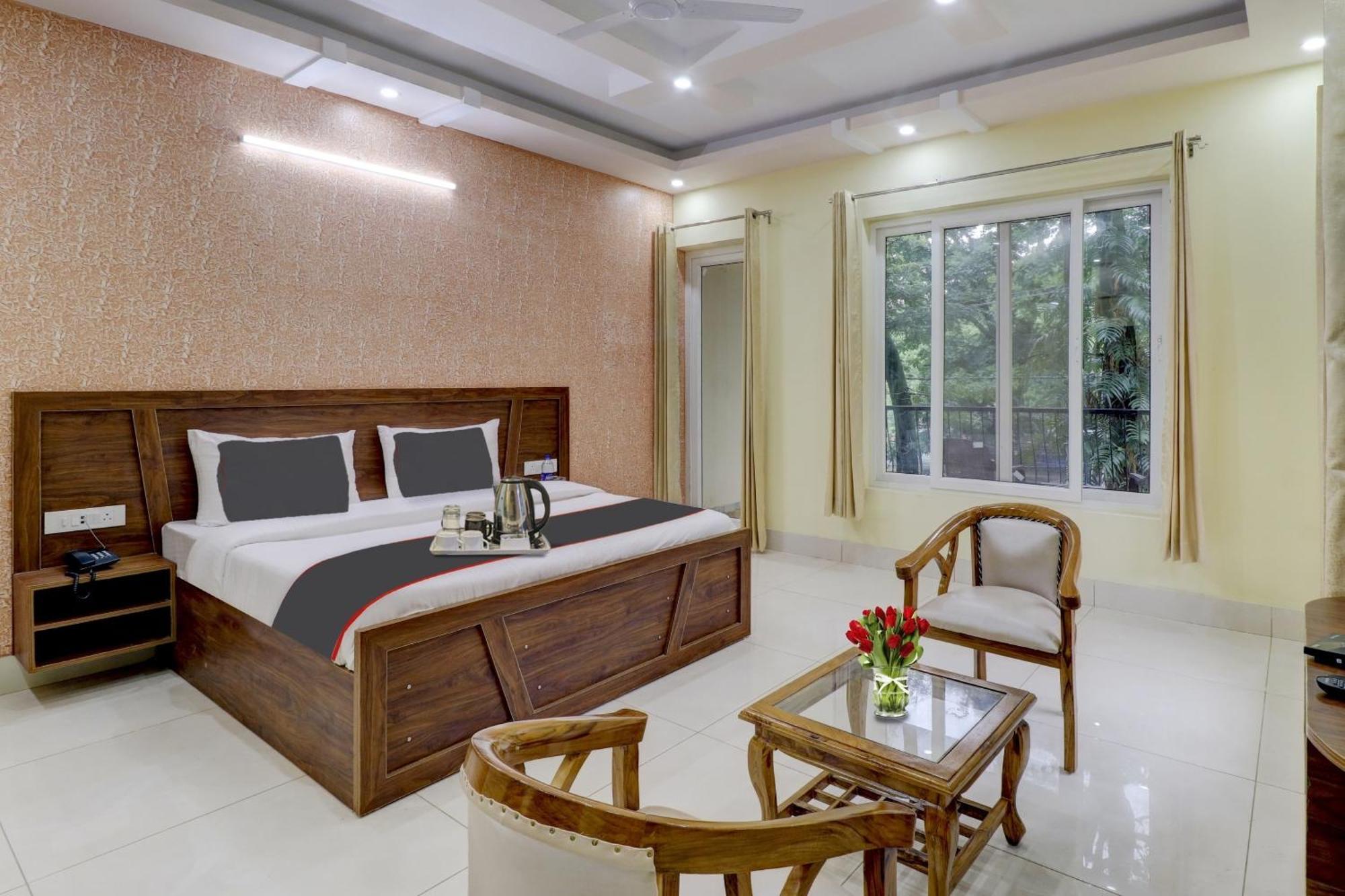 Super Capital O Crestwood Inn Dehradun Dış mekan fotoğraf