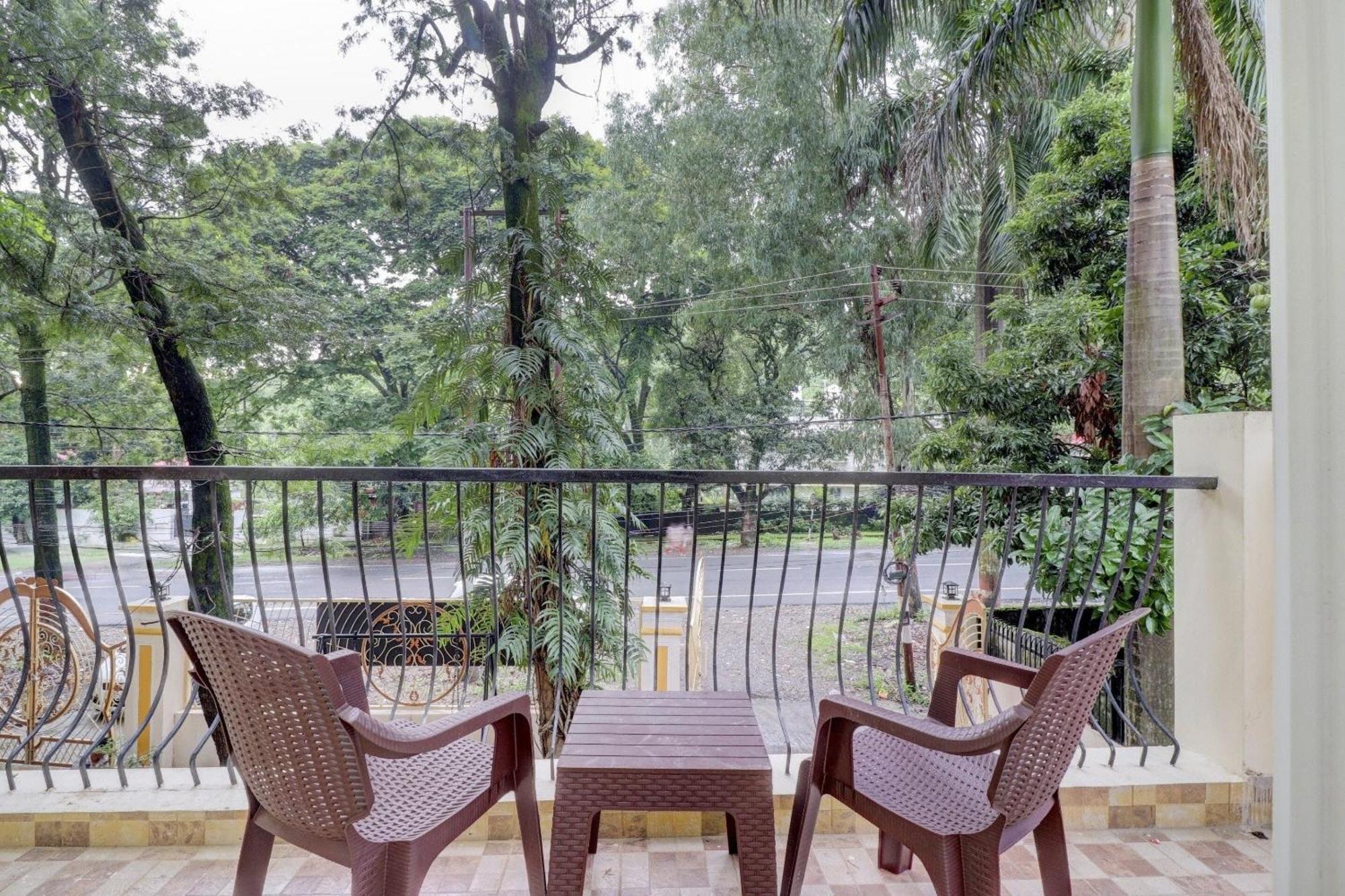 Super Capital O Crestwood Inn Dehradun Dış mekan fotoğraf