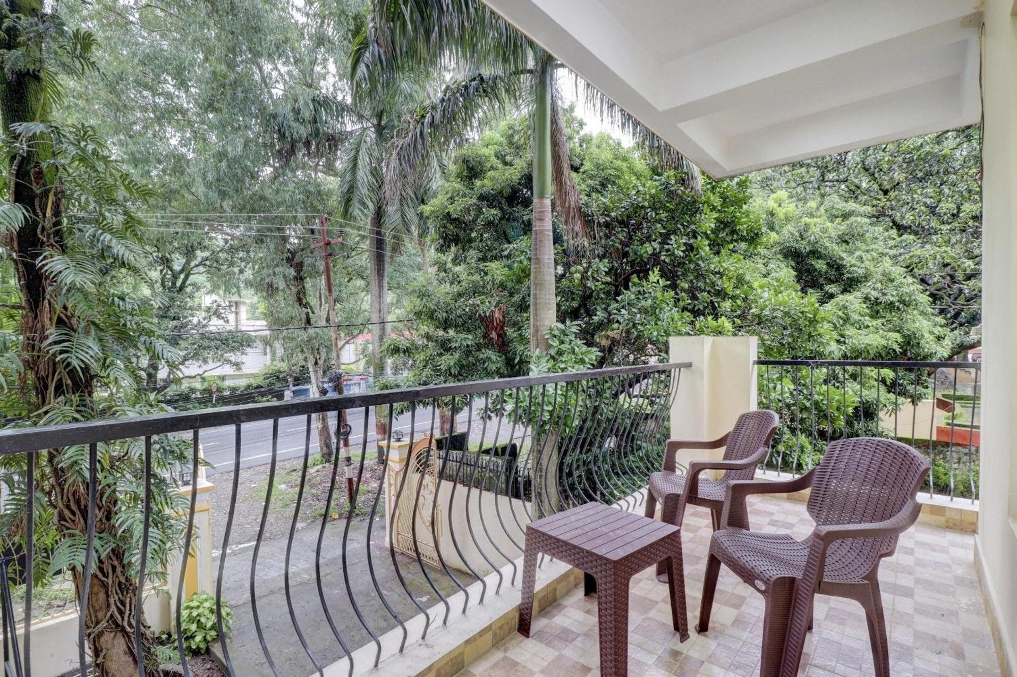 Super Capital O Crestwood Inn Dehradun Dış mekan fotoğraf